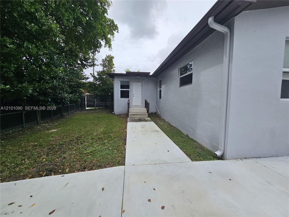 For Rent: $6,000 (5 beds, 4 baths, 2238 Square Feet)
