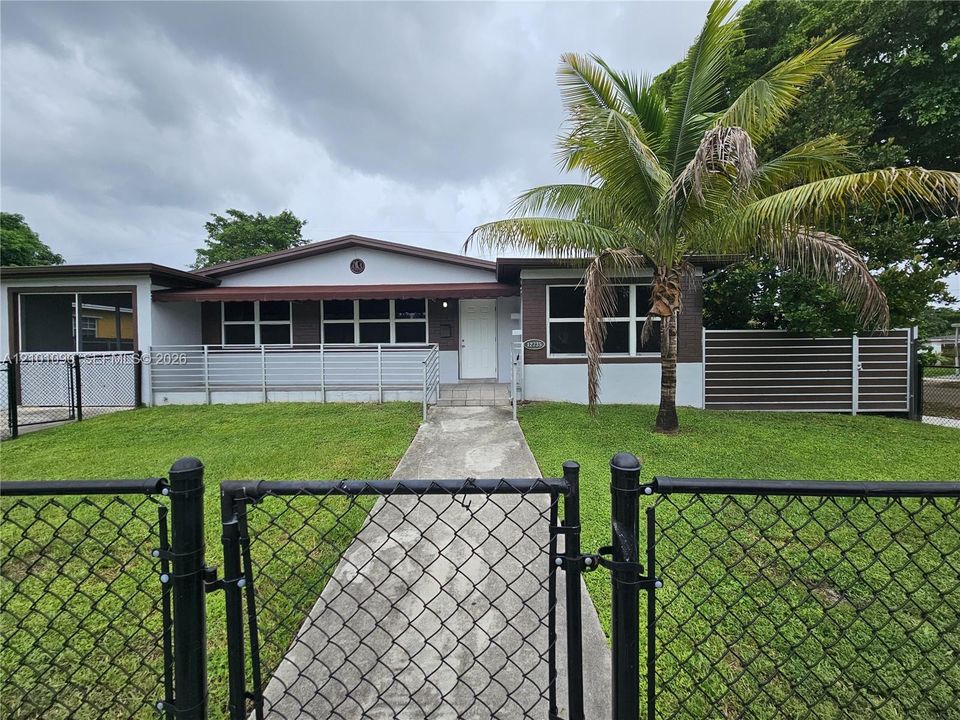 For Rent: $6,000 (5 beds, 4 baths, 2238 Square Feet)