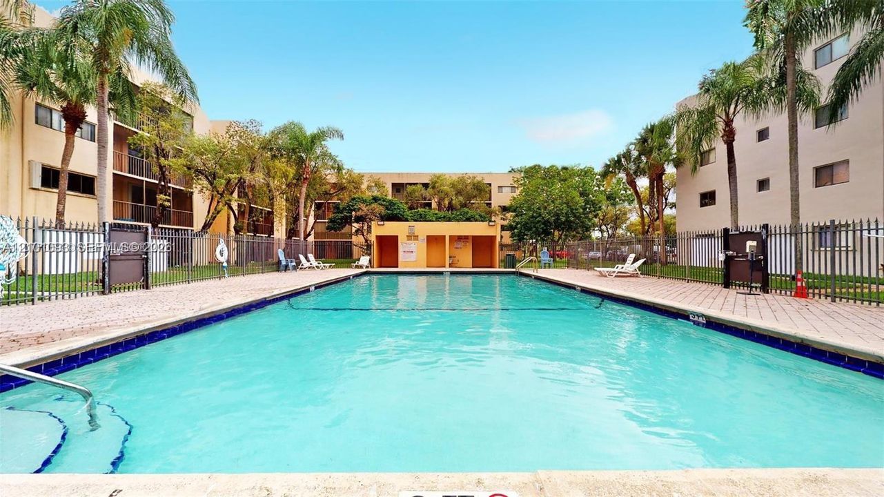 For Rent: $2,450 (3 beds, 2 baths, 1040 Square Feet)