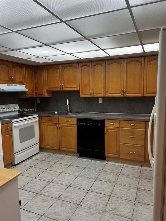 В аренду: $2,800 (2 спален, 2 ванн, 1592 Квадратных фут)