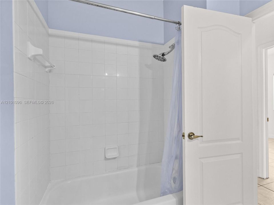 В аренду: $4,775 (4 спален, 3 ванн, 2452 Квадратных фут)