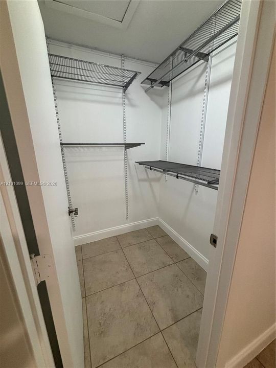 В аренду: $3,350 (3 спален, 3 ванн, 1671 Квадратных фут)
