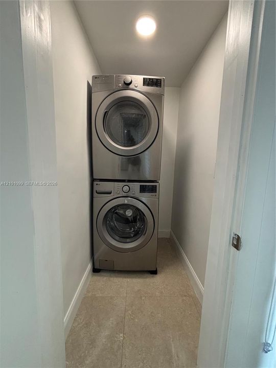 В аренду: $3,350 (3 спален, 3 ванн, 1671 Квадратных фут)