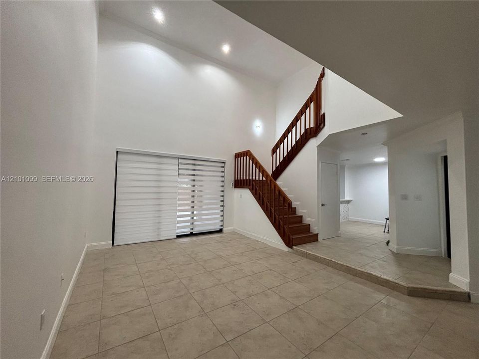 В аренду: $3,350 (3 спален, 3 ванн, 1671 Квадратных фут)