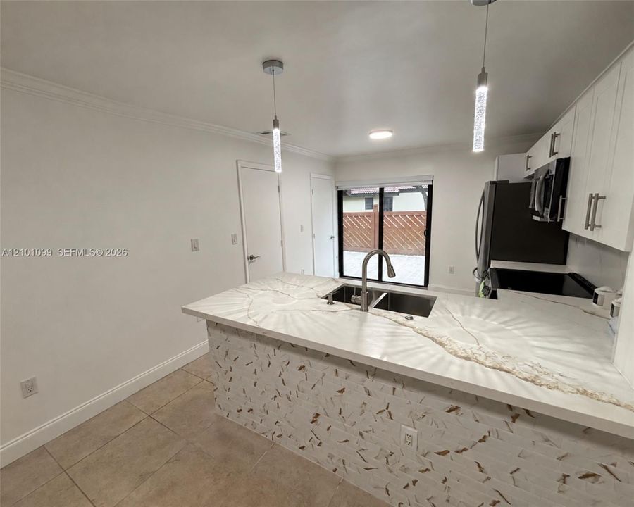 В аренду: $3,350 (3 спален, 3 ванн, 1671 Квадратных фут)