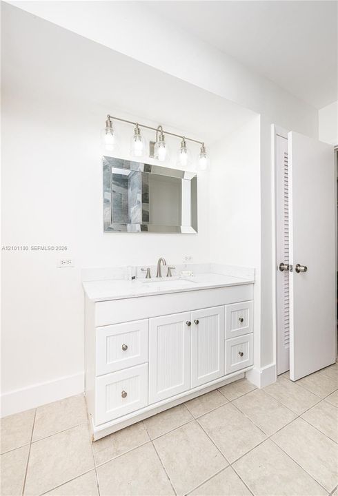 2nd Bathroom