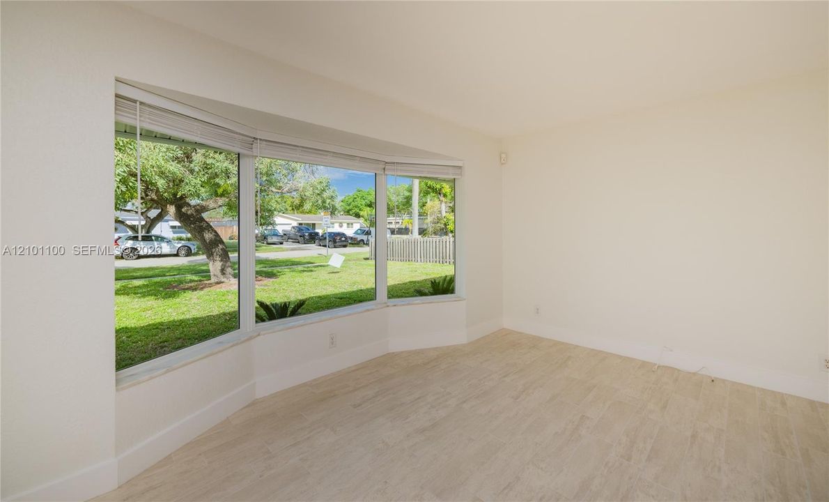 Front Window/Sitting Area