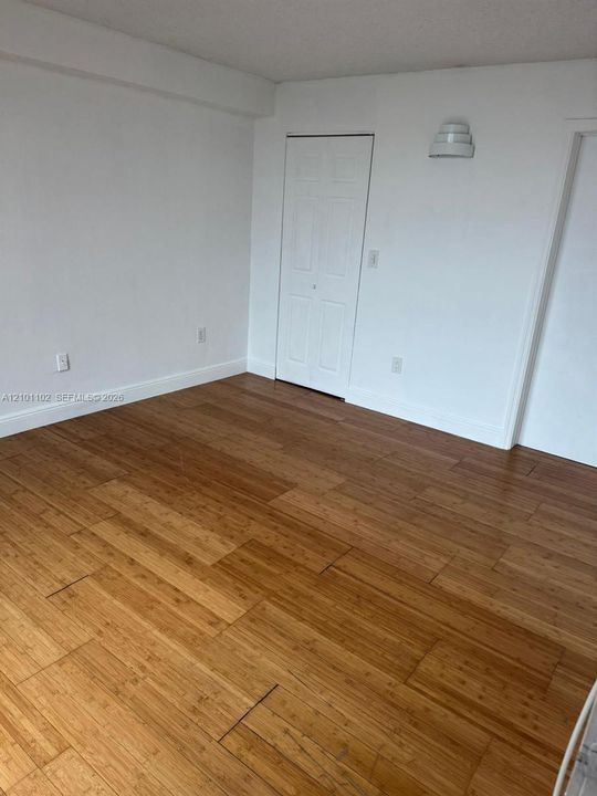 For Rent: $2,200 (2 beds, 2 baths, 898 Square Feet)