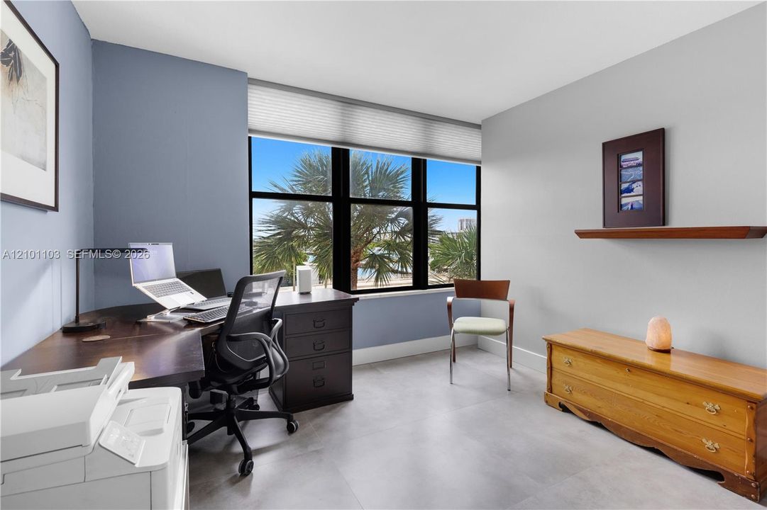 For Sale: $329,000 (2 beds, 2 baths, 1280 Square Feet)