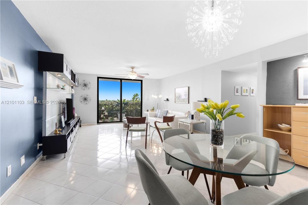 For Sale: $329,000 (2 beds, 2 baths, 1280 Square Feet)