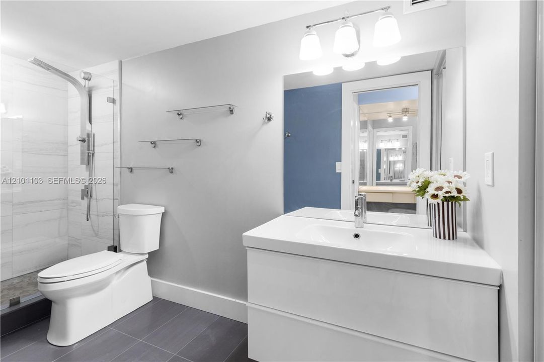 For Sale: $329,000 (2 beds, 2 baths, 1280 Square Feet)