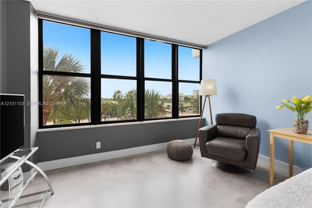 For Sale: $329,000 (2 beds, 2 baths, 1280 Square Feet)