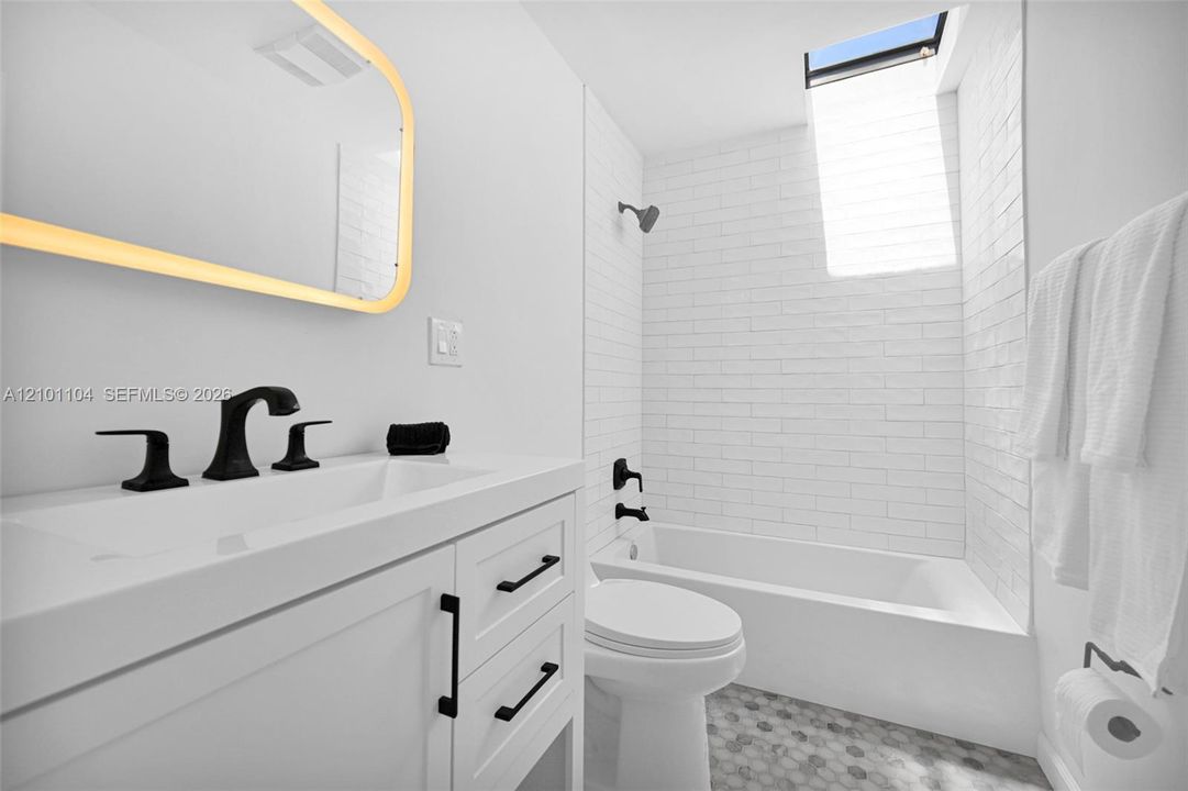 В аренду: $4,400 (3 спален, 2 ванн, 1016 Квадратных фут)