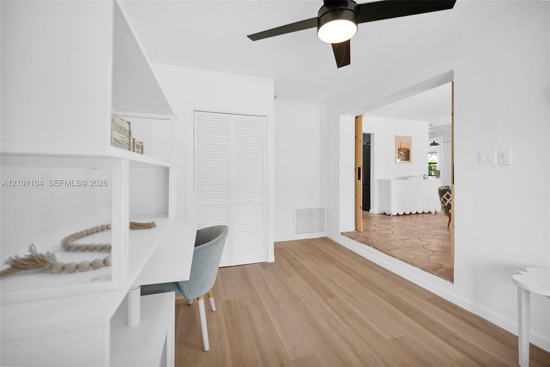 В аренду: $4,400 (3 спален, 2 ванн, 1016 Квадратных фут)