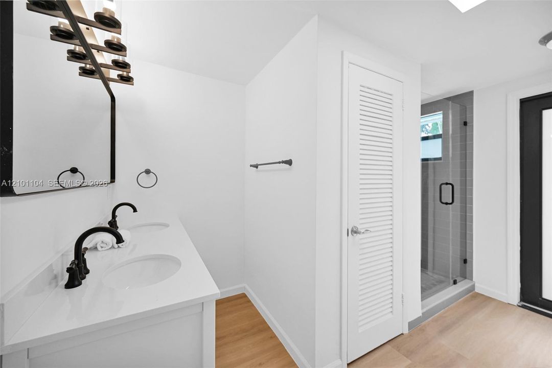 В аренду: $4,400 (3 спален, 2 ванн, 1016 Квадратных фут)