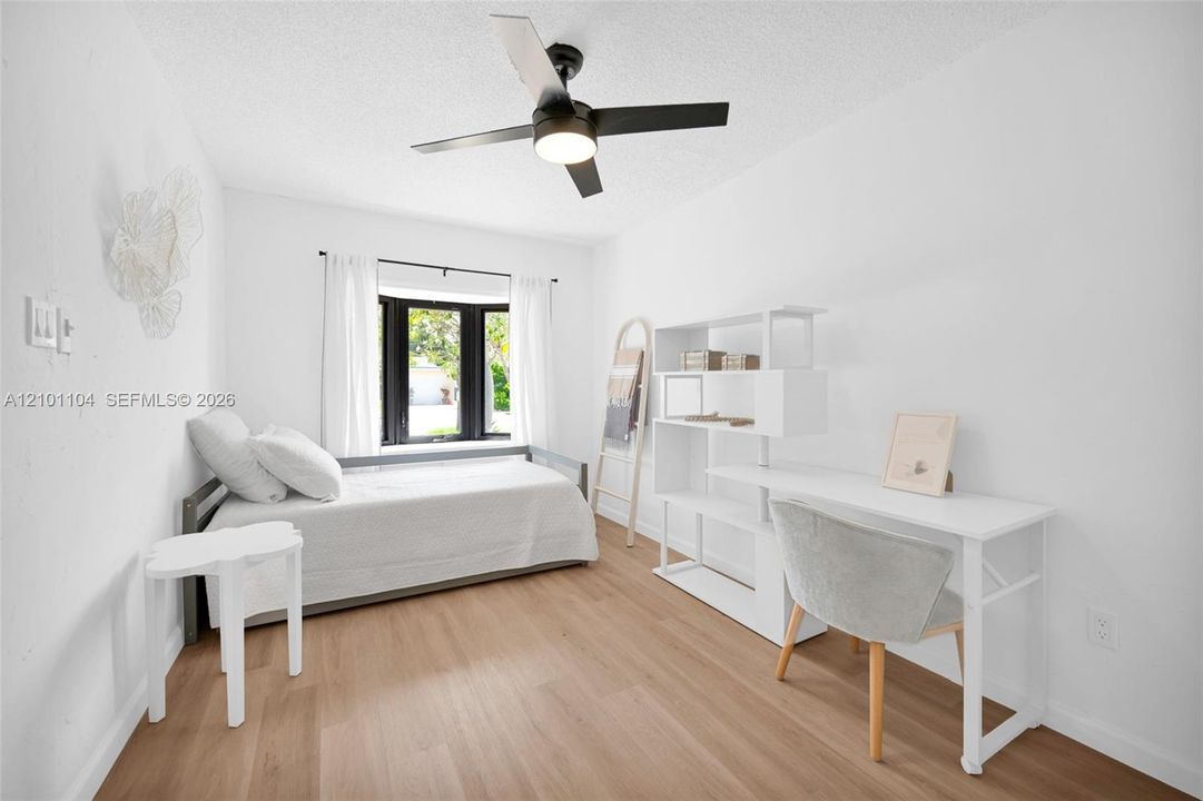 В аренду: $4,400 (3 спален, 2 ванн, 1016 Квадратных фут)