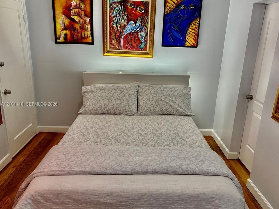 В аренду: $1,350 (0 спален, 1 ванн, 350 Квадратных фут)