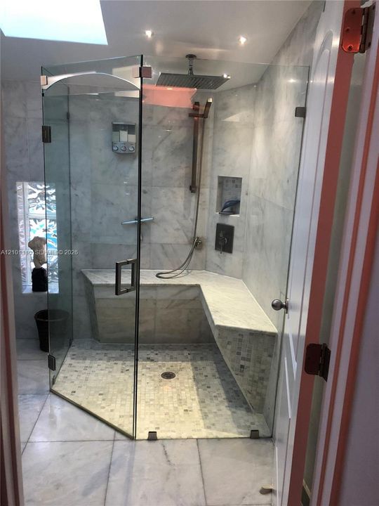 В аренду: $1,350 (0 спален, 1 ванн, 350 Квадратных фут)
