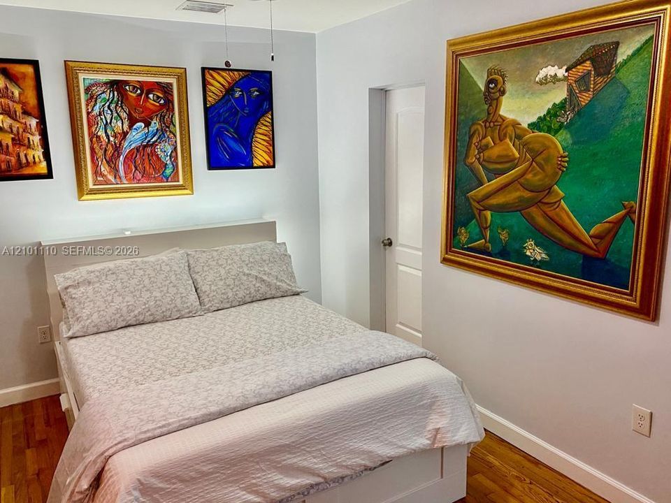 В аренду: $1,350 (0 спален, 1 ванн, 350 Квадратных фут)