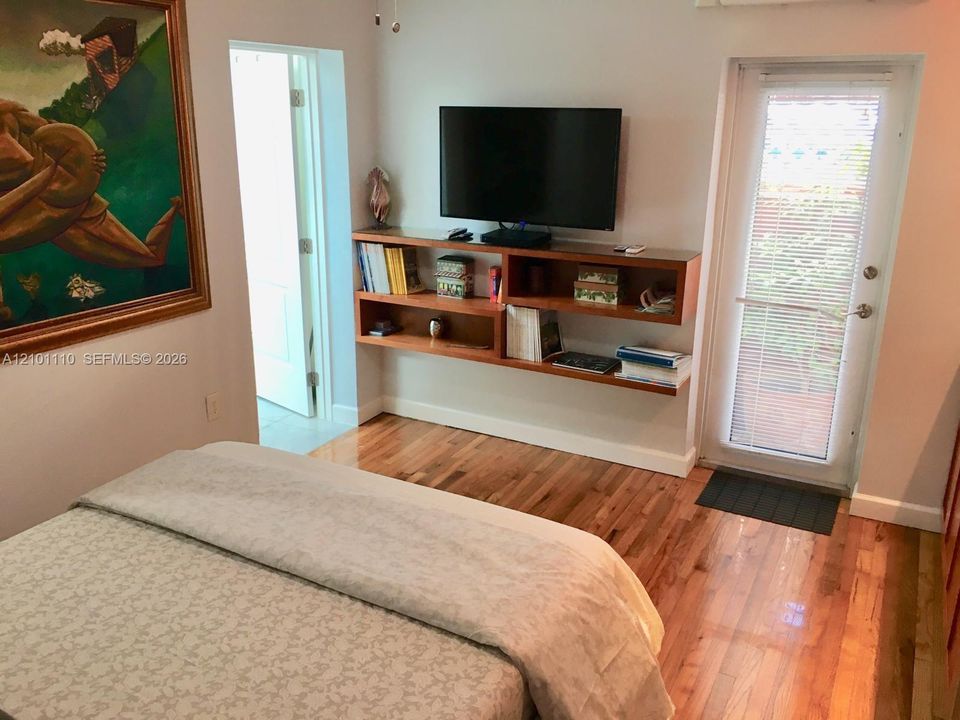В аренду: $1,350 (0 спален, 1 ванн, 350 Квадратных фут)