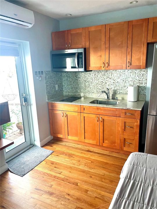 В аренду: $1,350 (0 спален, 1 ванн, 350 Квадратных фут)