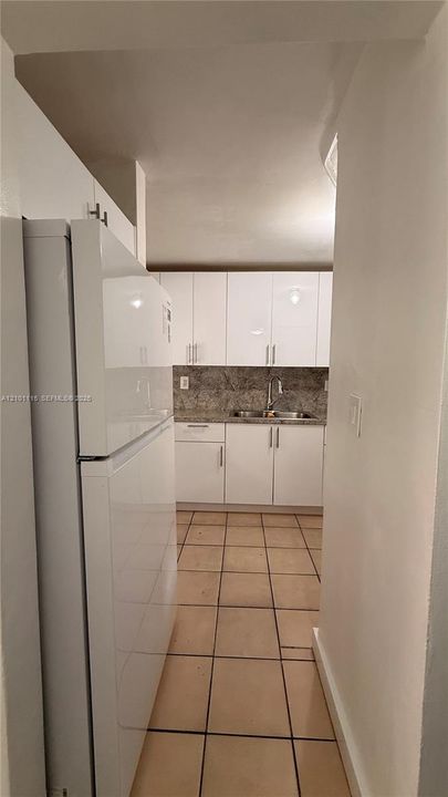 В аренду: $1,900 (2 спален, 1 ванн, 998 Квадратных фут)