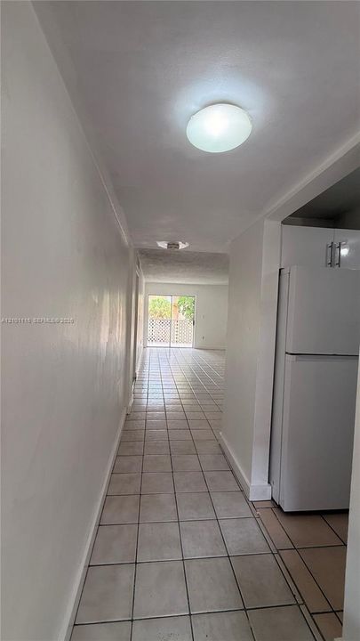 В аренду: $1,900 (2 спален, 1 ванн, 998 Квадратных фут)