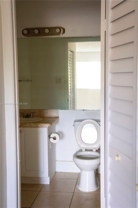 En Venta: $299,000 (2 camas, 2 baños, 1075 Pies cuadrados)