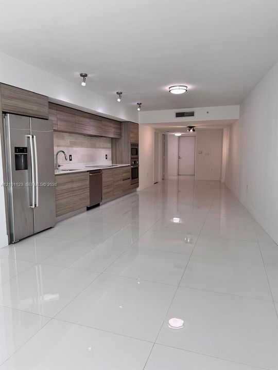 В аренду: $4,100 (2 спален, 2 ванн, 958 Квадратных фут)