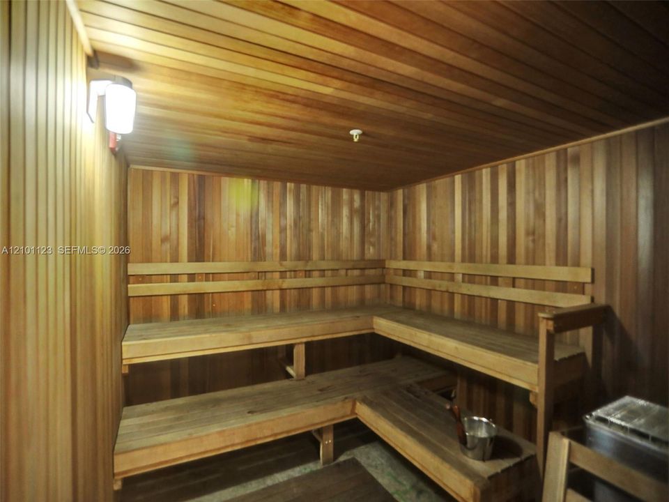 В аренду: $4,100 (2 спален, 2 ванн, 958 Квадратных фут)