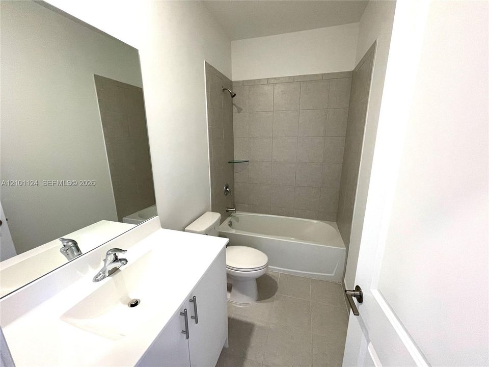 В аренду: $2,800 (3 спален, 2 ванн, 1331 Квадратных фут)