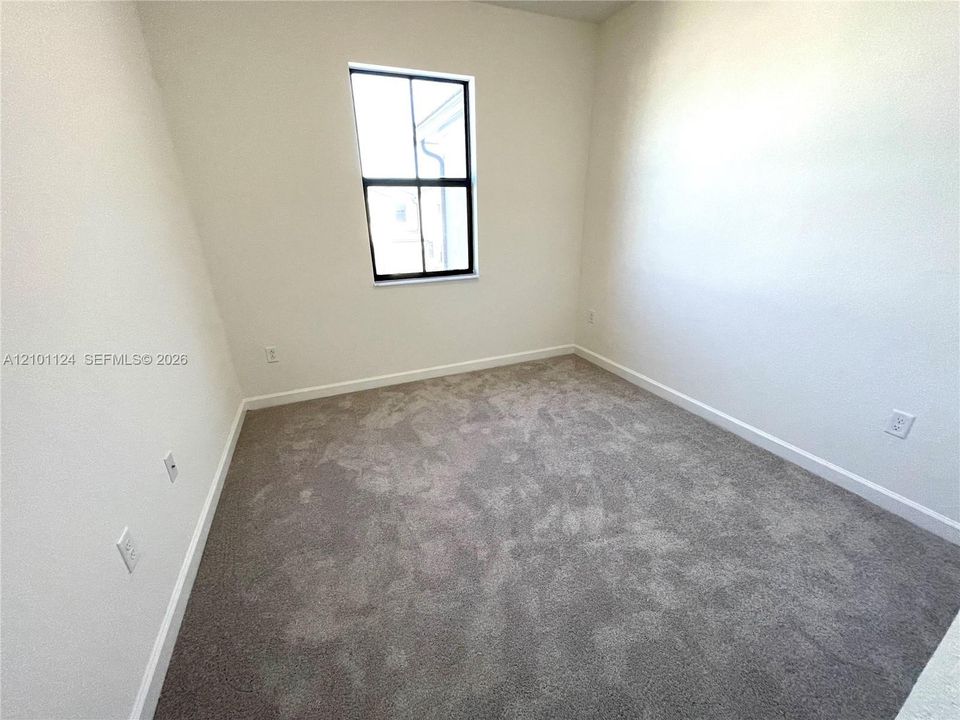 В аренду: $2,800 (3 спален, 2 ванн, 1331 Квадратных фут)