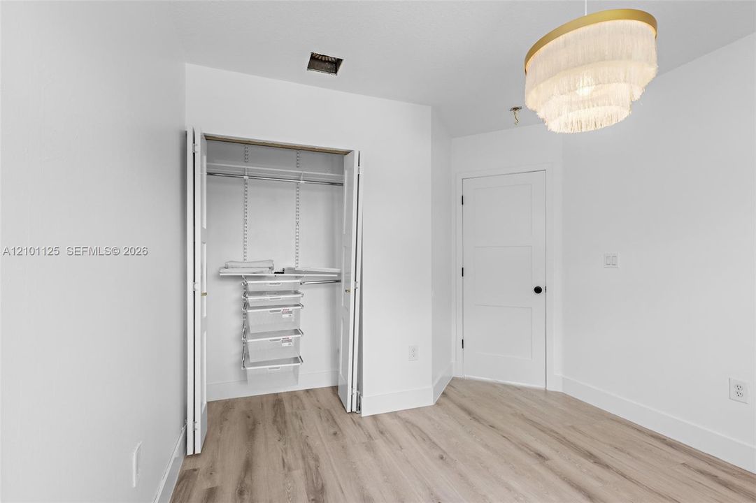 В аренду: $4,200 (4 спален, 2 ванн, 2550 Квадратных фут)