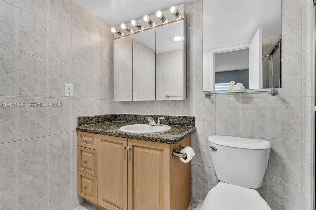 For Sale: $239,000 (2 beds, 2 baths, 1144 Square Feet)