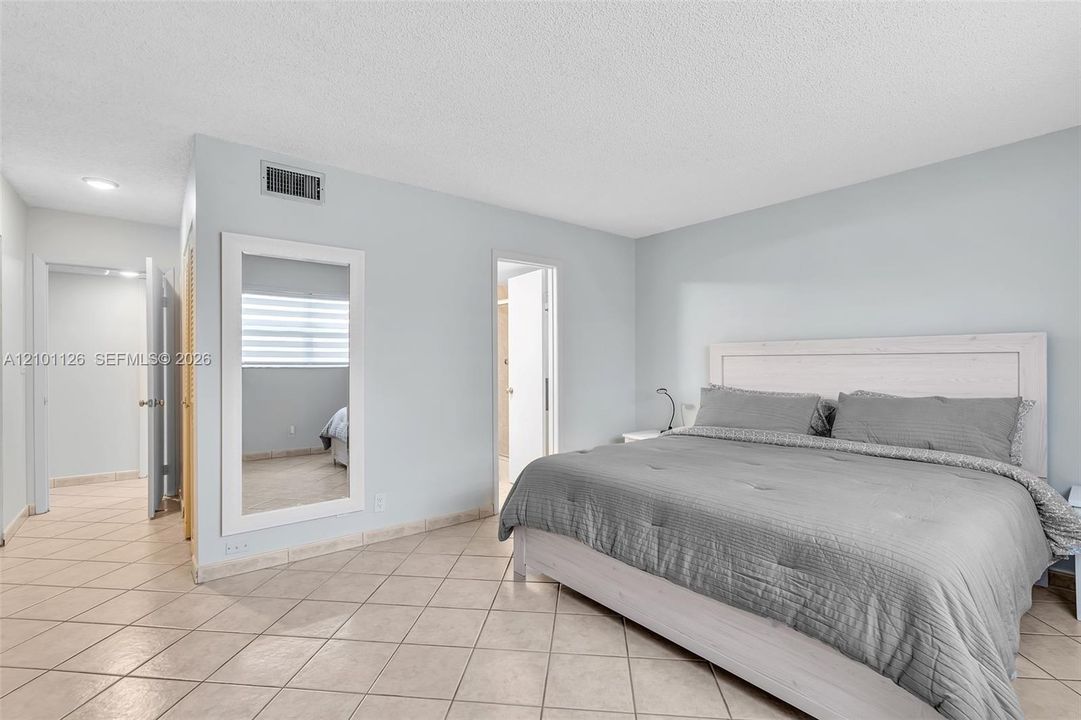 For Sale: $239,000 (2 beds, 2 baths, 1144 Square Feet)