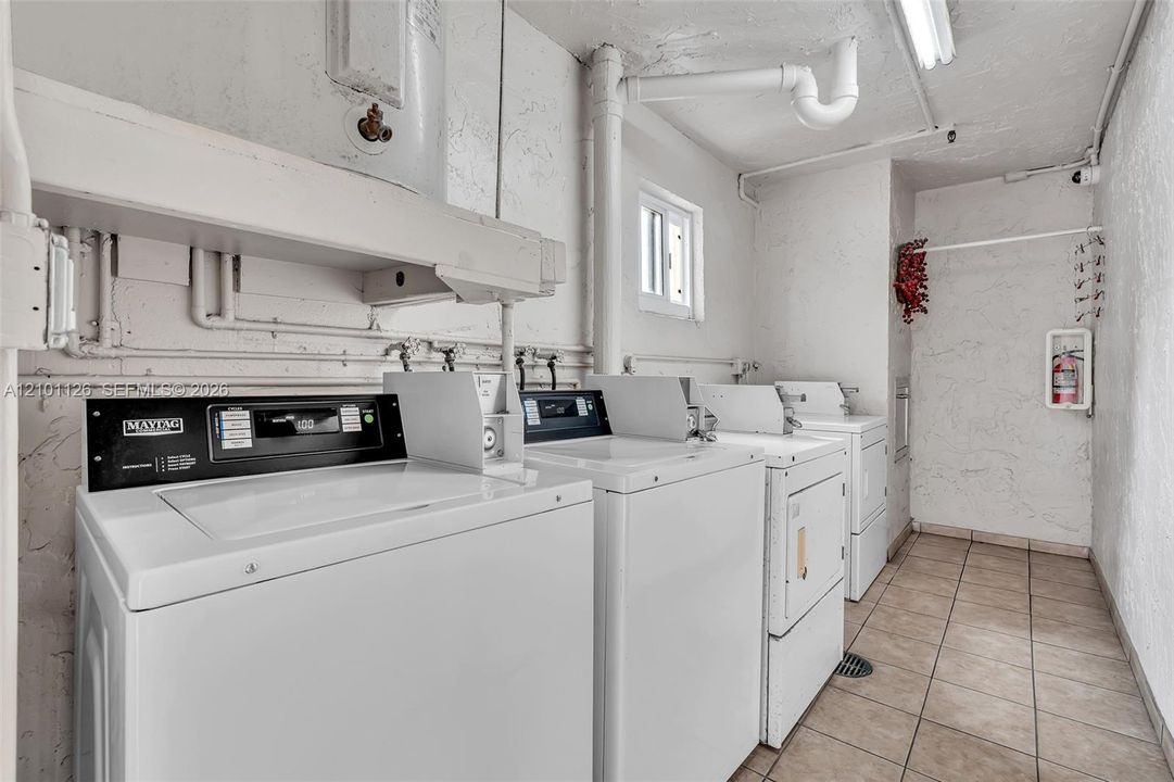 For Sale: $239,000 (2 beds, 2 baths, 1144 Square Feet)