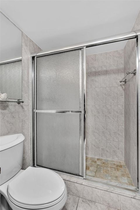 For Sale: $239,000 (2 beds, 2 baths, 1144 Square Feet)