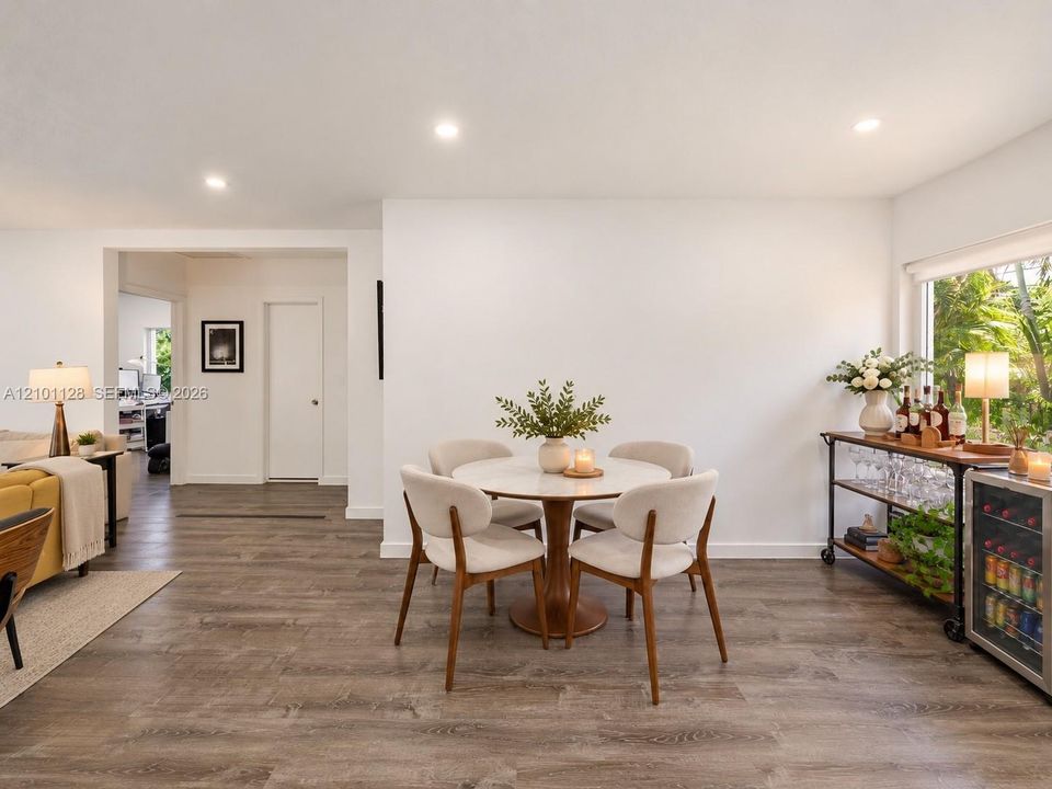 En Venta: $900,000 (3 camas, 2 baños, 1605 Pies cuadrados)