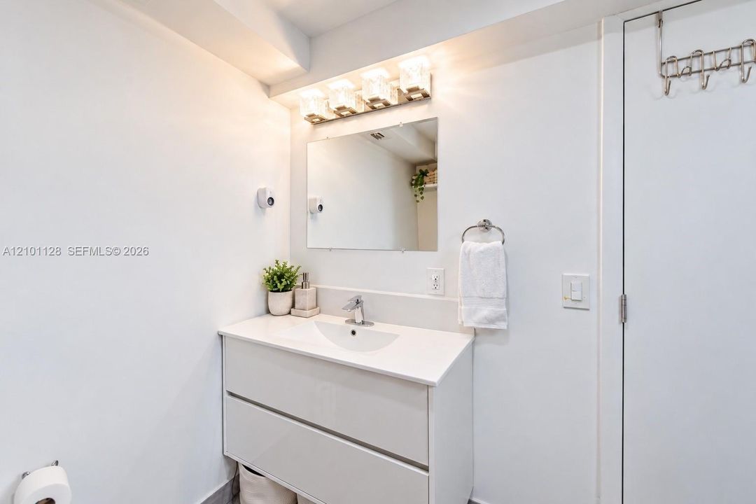 En Venta: $900,000 (3 camas, 2 baños, 1605 Pies cuadrados)