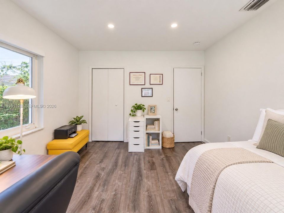 En Venta: $900,000 (3 camas, 2 baños, 1605 Pies cuadrados)