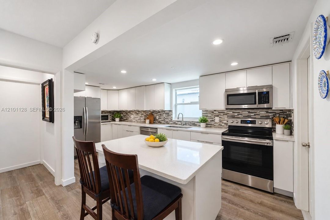 En Venta: $900,000 (3 camas, 2 baños, 1605 Pies cuadrados)