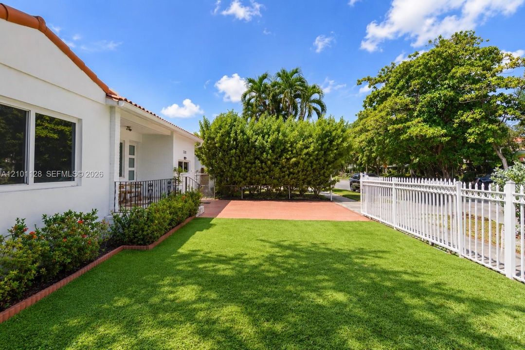 En Venta: $900,000 (3 camas, 2 baños, 1605 Pies cuadrados)