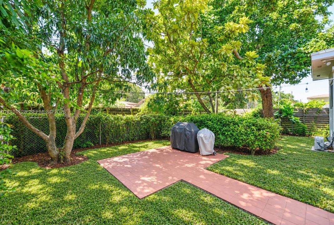 En Venta: $900,000 (3 camas, 2 baños, 1605 Pies cuadrados)