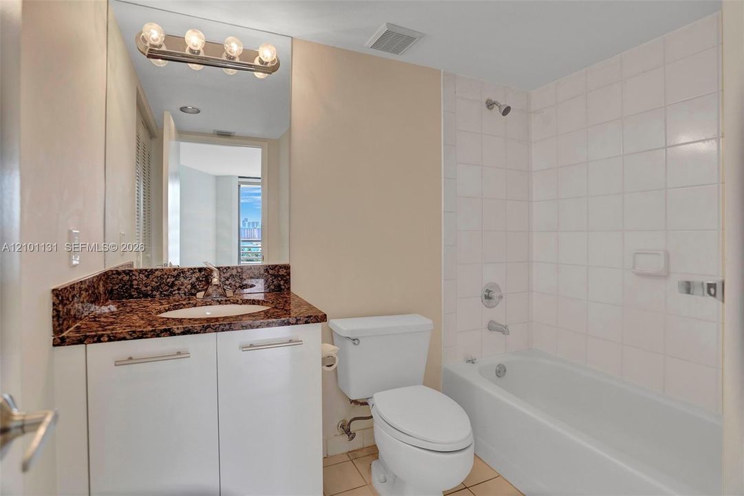В аренду: $2,700 (2 спален, 2 ванн, 1065 Квадратных фут)