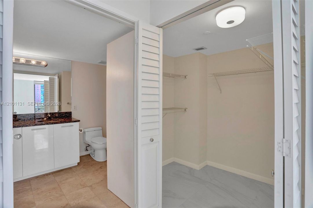 В аренду: $2,700 (2 спален, 2 ванн, 1065 Квадратных фут)