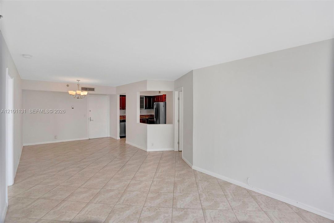 В аренду: $2,700 (2 спален, 2 ванн, 1065 Квадратных фут)