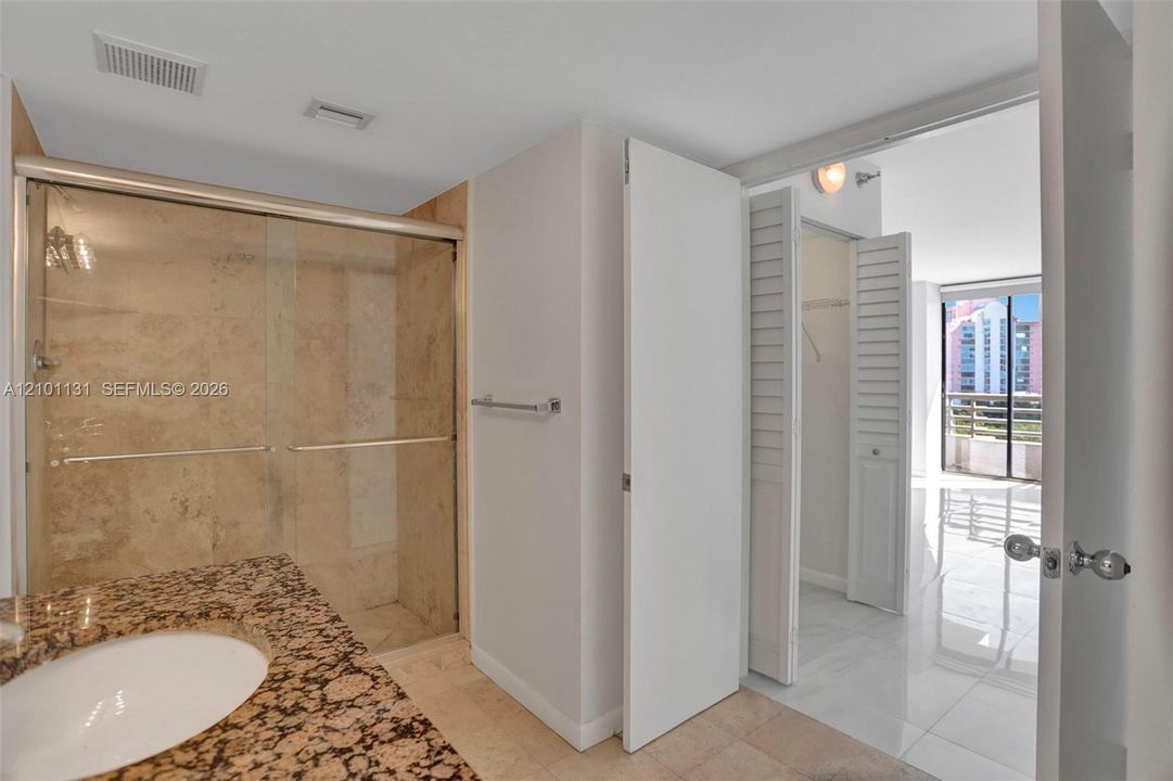 В аренду: $2,700 (2 спален, 2 ванн, 1065 Квадратных фут)