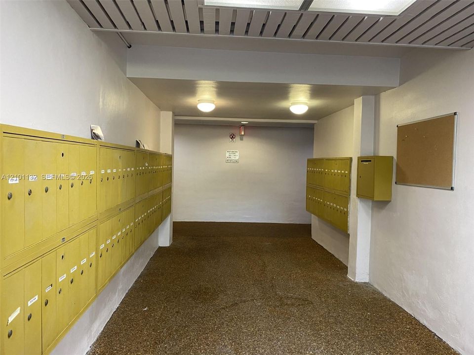 For Rent: $2,350 (2 beds, 2 baths, 1102 Square Feet)