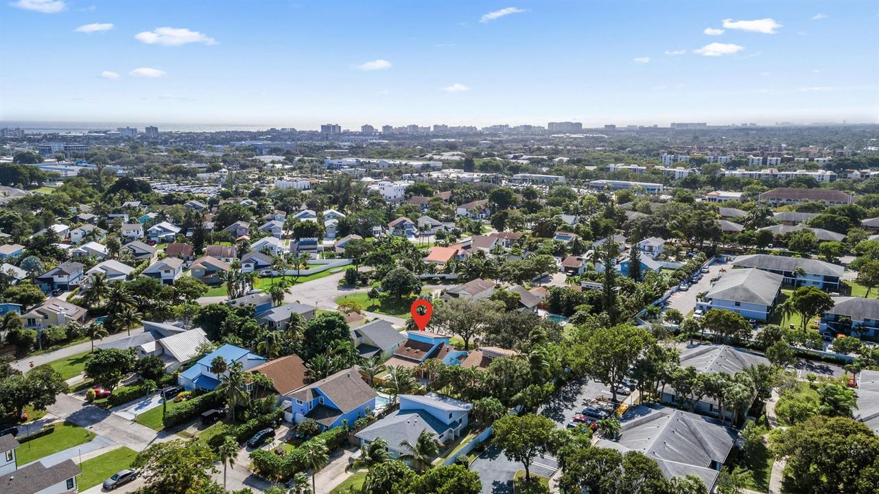 2 Miles to Downtown Delray