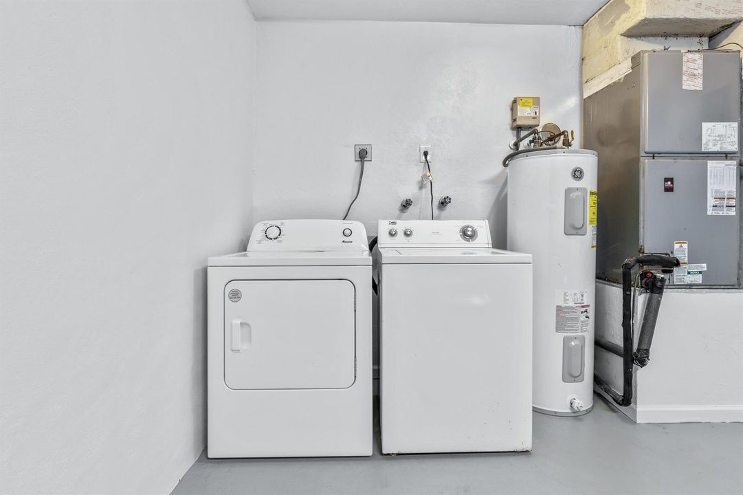 Full Size Washer & Dryer